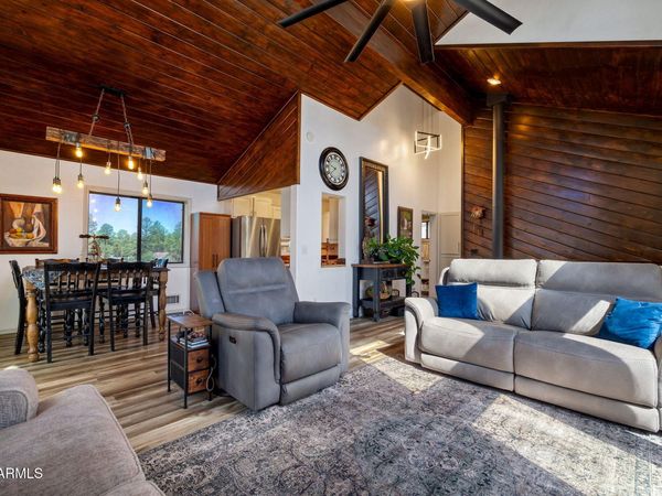 2266 SPITFIRE Circle, Overgaard, AZ 85933