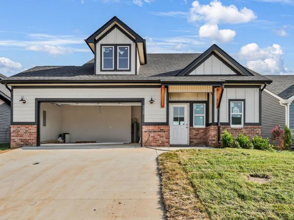 2725 Brewster Dr, Clarksville, TN 37042