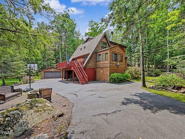 1009 Rolling Hills Drive, Lake Ariel, PA 18436