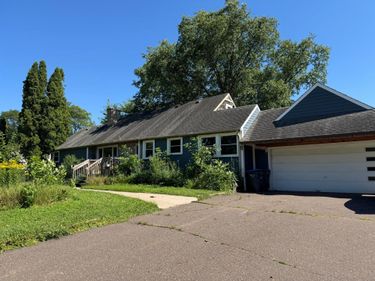 2338 15th Avenue E, North Saint Paul, MN 55109