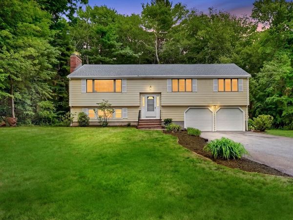 10 Glenridge Dr, Bedford, MA 01730
