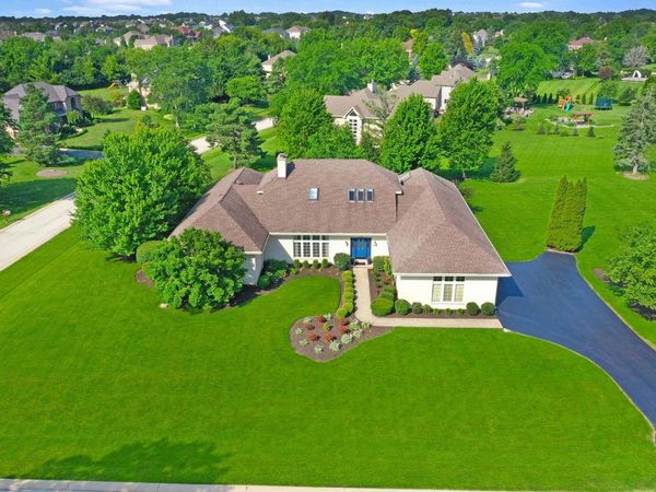 185 Peregrine Lane , Hawthorn Woods, IL 60047
