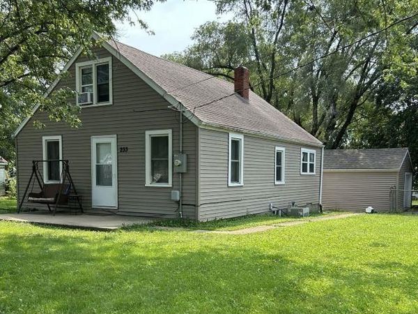 233 STAHL Avenue, Washington, IL 61571