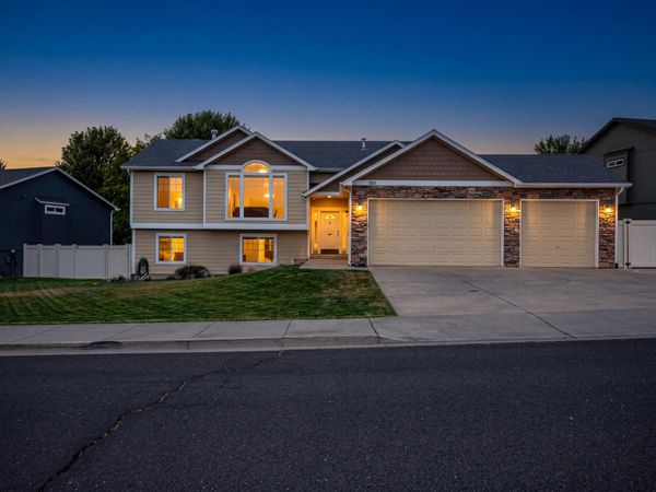 501 E PARKER Dr, Colbert, WA 99005