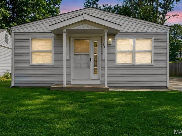 51 Cedar Field Drive, Pacific, MO 63069