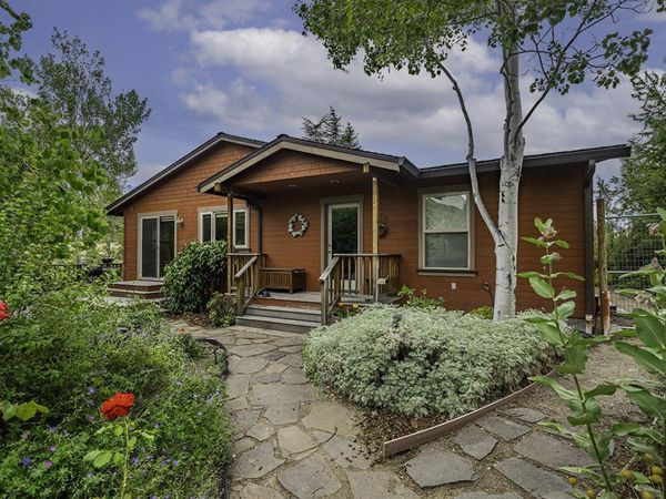 2815 Dead Indian Memorial Road, Ashland, OR 97520