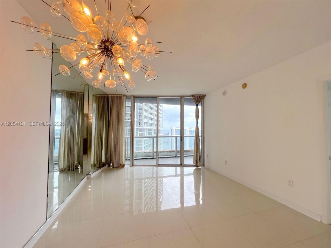 495 Brickell Av , Unit 4208, Miami, FL 33131 Photo