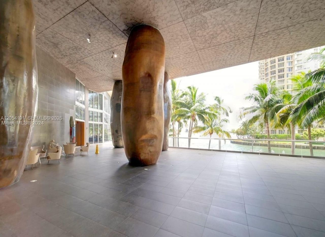 495 Brickell Av , Unit 4208, Miami, FL 33131 Photo