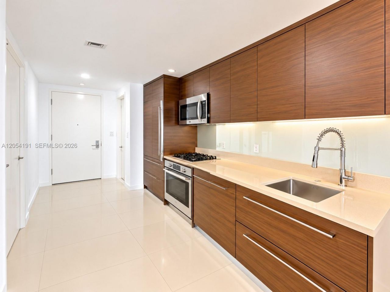 495 Brickell Av, Unit 4208, Miami, FL 33131 Photo