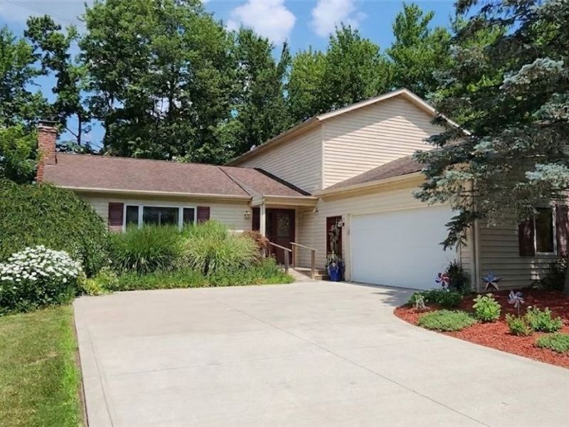 32145 Sedgefield Oval, Solon, OH 44139 Photo 1