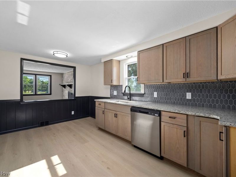 46175 Middle Ridge Road , Amherst, OH 44001 Photo 10