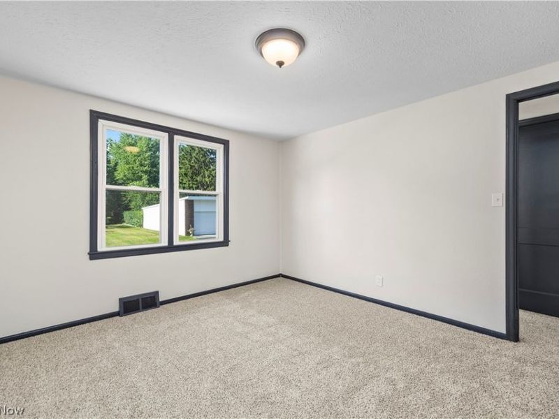 46175 Middle Ridge Road , Amherst, OH 44001 Photo 21