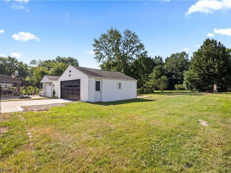 46175 Middle Ridge Road , Amherst, OH 44001 Photo 33
