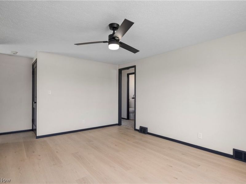 46175 Middle Ridge Road , Amherst, OH 44001 Photo 6