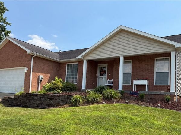 2218 Packard Court , Parkersburg, WV 26104