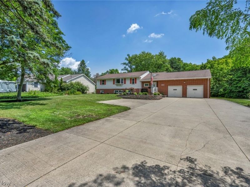 1553 S Carpenter Road S, Brunswick, OH 44212 Photo 3