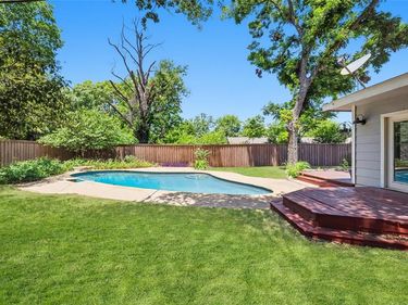 7362 Robinhood Lane, Fort Worth, TX 76112