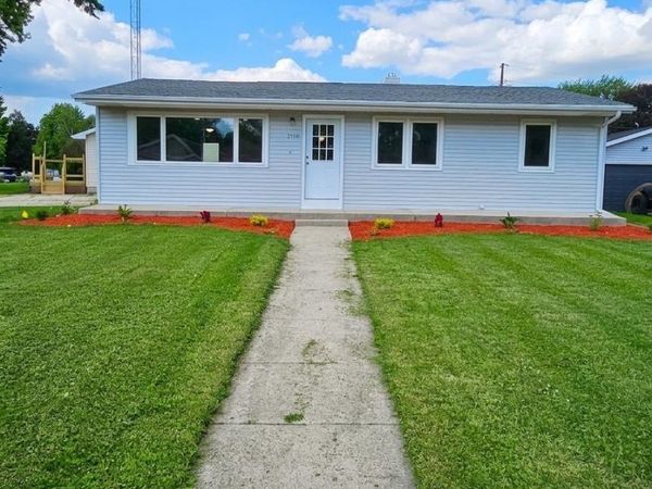 2110 W Memorial Drive, Janesville, WI 53548