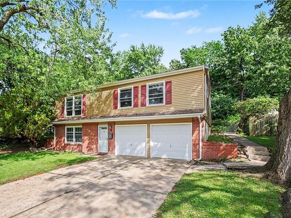 9939 Harrison Street, Kansas City, MO 64131