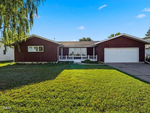 515 PARK Street , Northwood, ND 58267