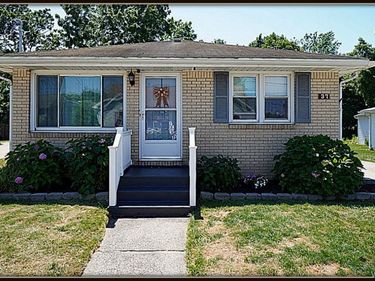 37 Burke Drive, Buffalo, NY 14218