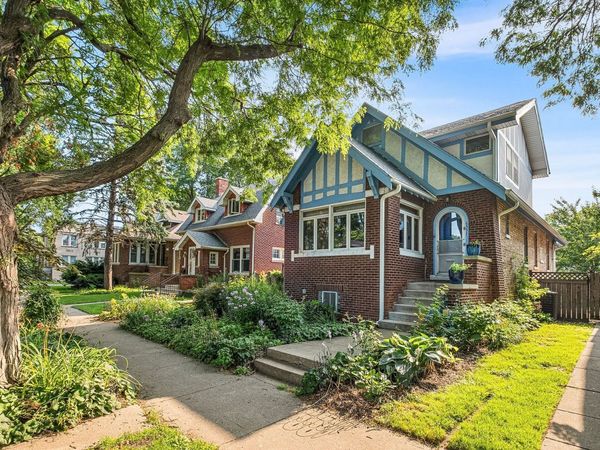 6551 N Maplewood Avenue , Chicago, IL 60645