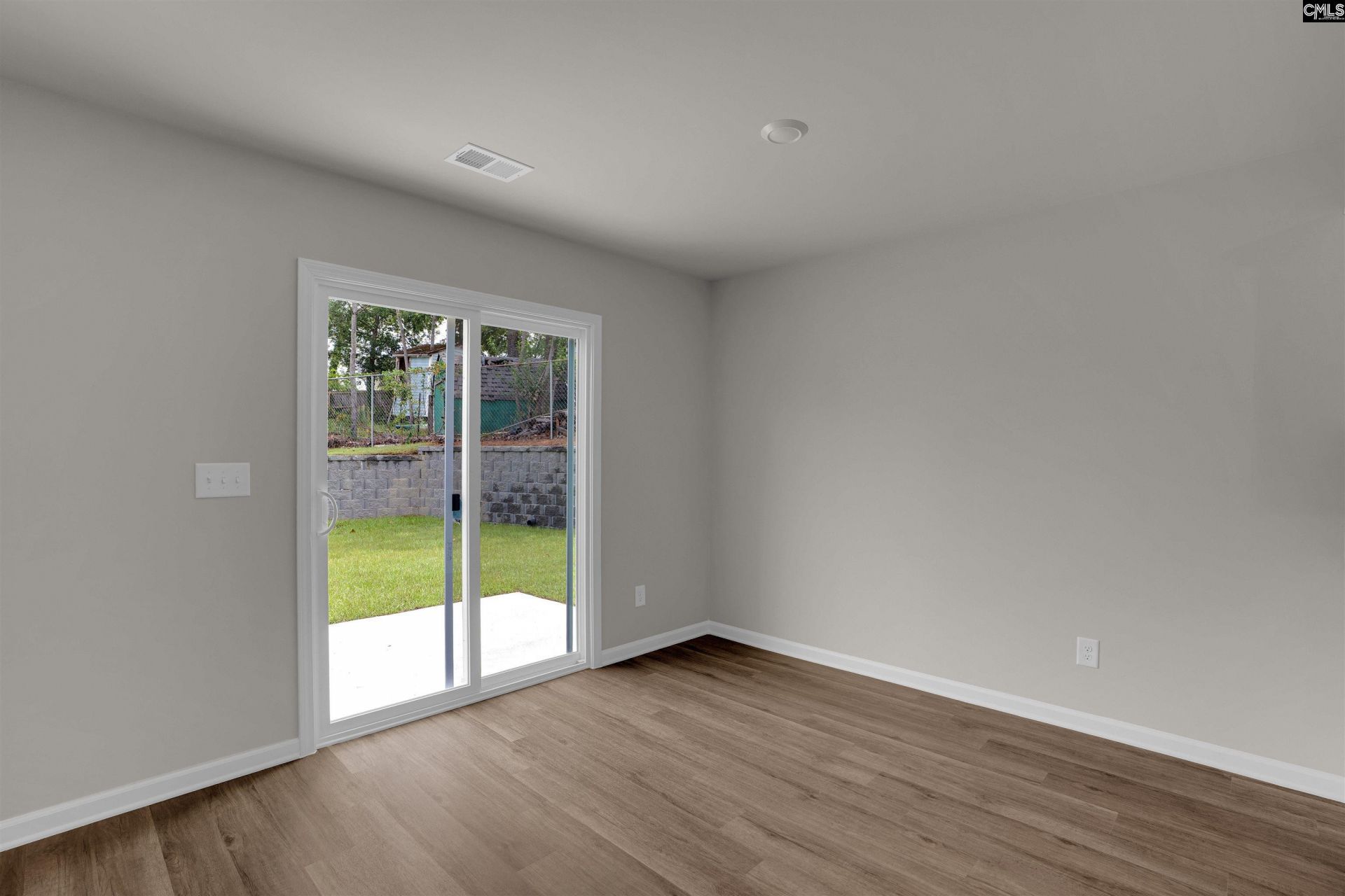 304 W Pond Court  Photo 9