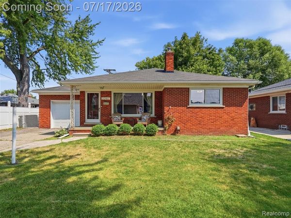 20817 Frazho Street, St. Clair Shores, MI 48081