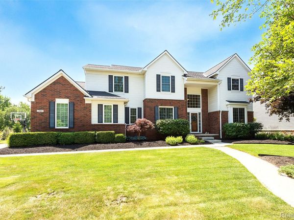 1162 Gentry Drive, South Lyon, Mi 48178