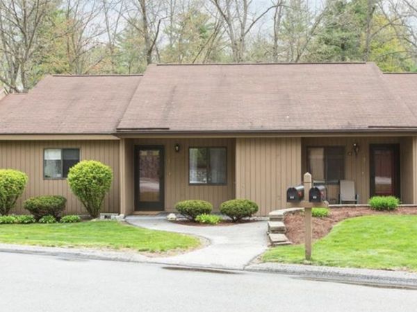 22 Essex Green Court, Merrimack, NH 03054