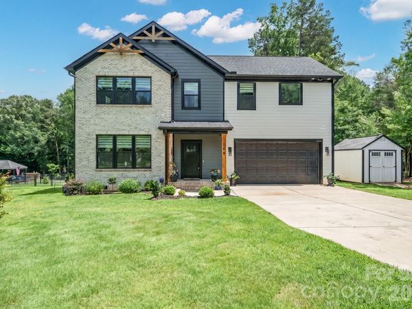 208 Morris Farm Road , Stanley, NC 28164