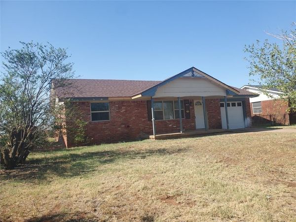 204 Denise Drive, Burns Flat, OK 73624
