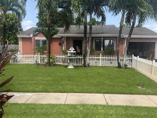 1304 DONWOODS LANE , ROYAL PALM BEACH, FL 33411
