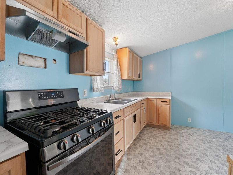 1100 Thornwood Drive, Unit 102, Heath, OH 43056 Photo 13
