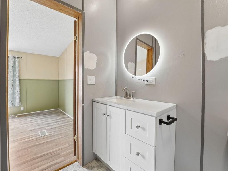 1100 Thornwood Drive, Unit 102, Heath, OH 43056 Photo 20