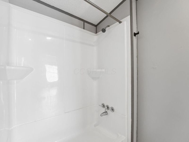 1100 Thornwood Drive, Unit 102, Heath, OH 43056 Photo 21