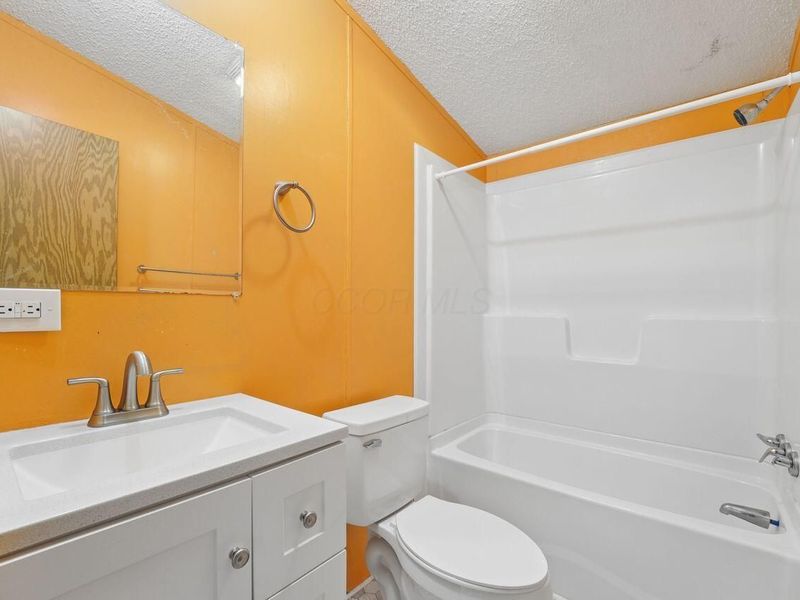1100 Thornwood Drive, Unit 102, Heath, OH 43056 Photo 26