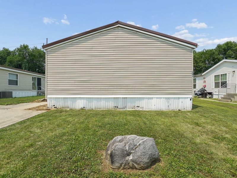 1100 Thornwood Drive, Unit 102, Heath, OH 43056 Photo 4