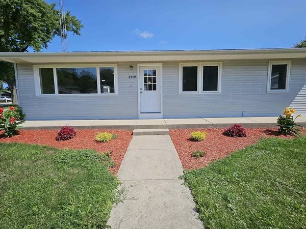 2110 W Memorial Drive, Janesville, WI 53548