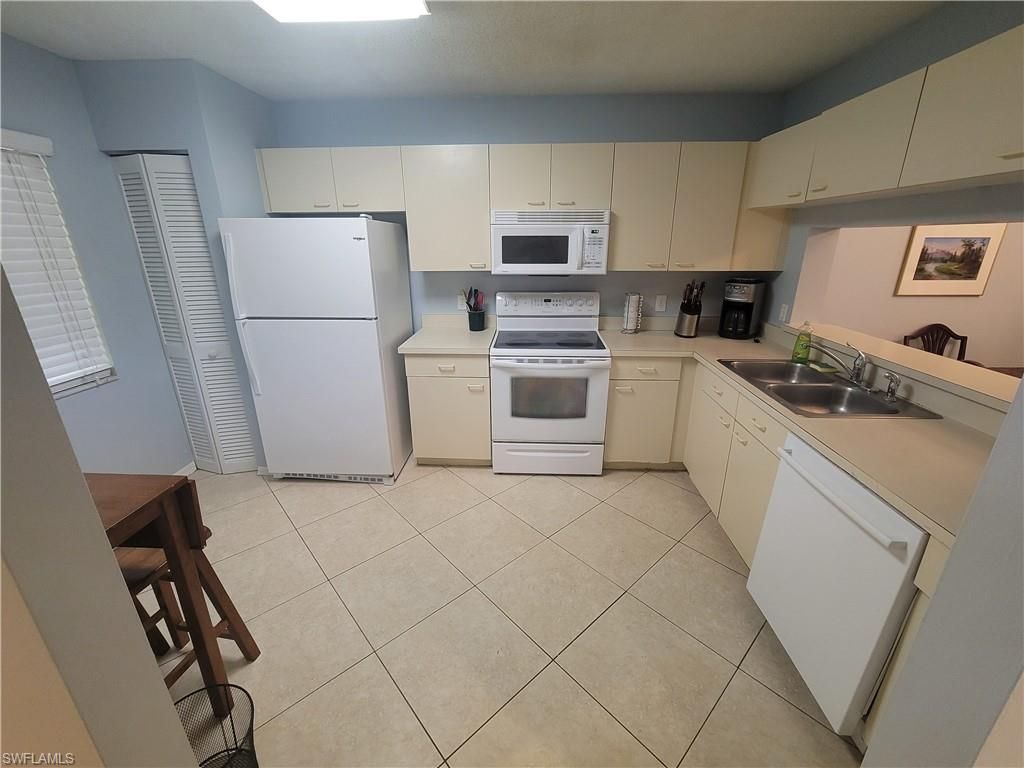 7731 Jewel Ln, Unit 204, Naples, FL 34109 Photo