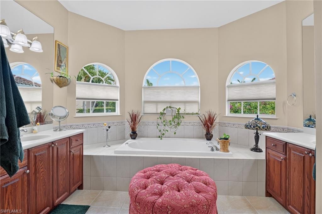 24908 Fairwinds Ln, Bonita Springs, FL 34135 Photo