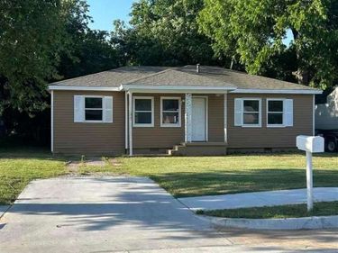 1807 NW Taylor, Lawton, OK 73507