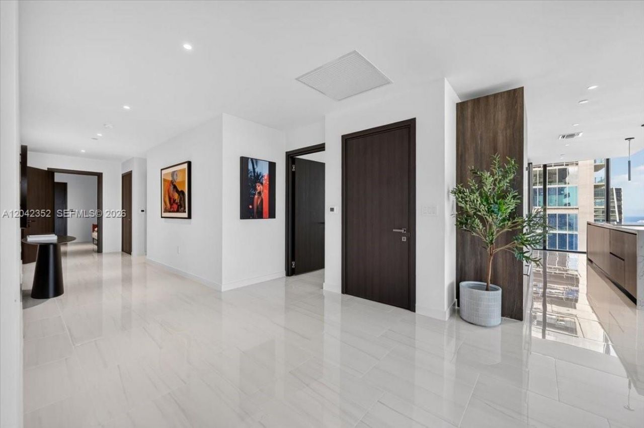 20 NE 11th St , Unit 6003, Miami, FL 33132 Photo