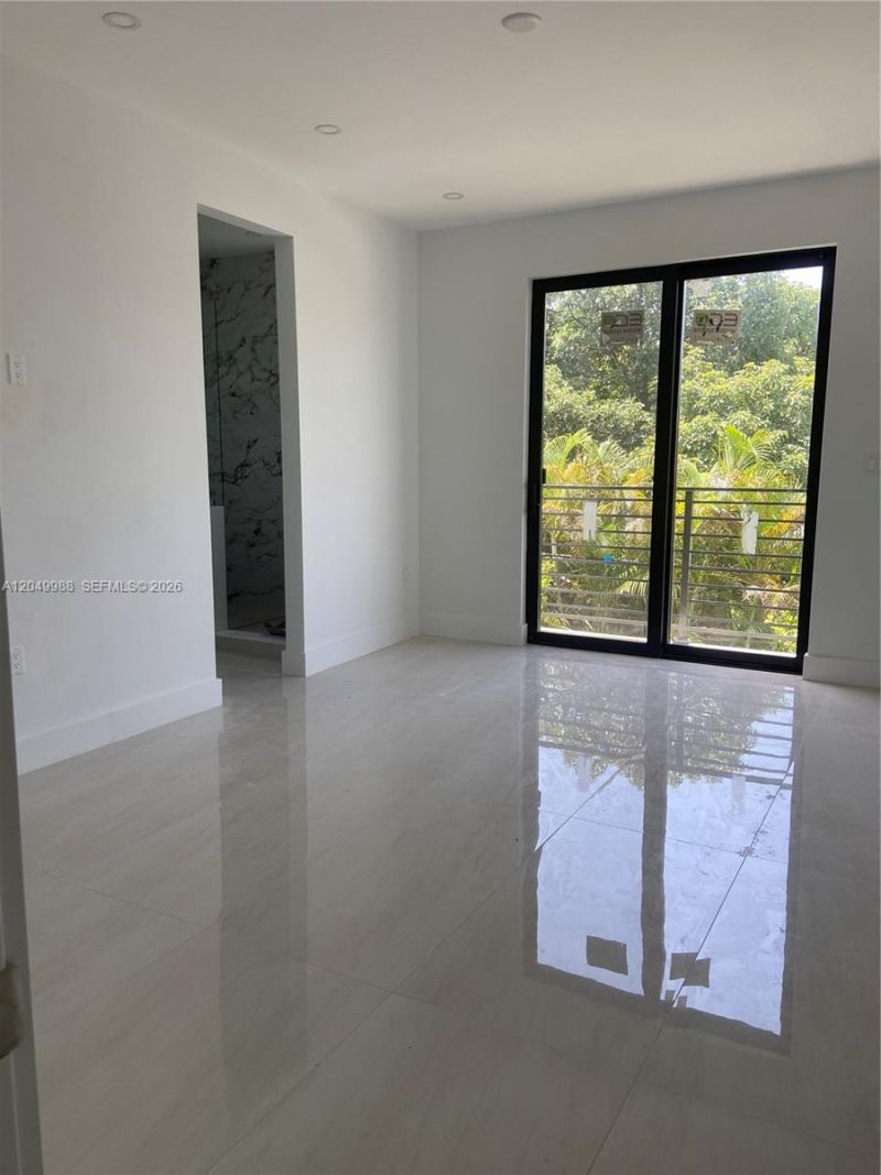 3730 SW 28th St , Miami, FL 33134 Photo