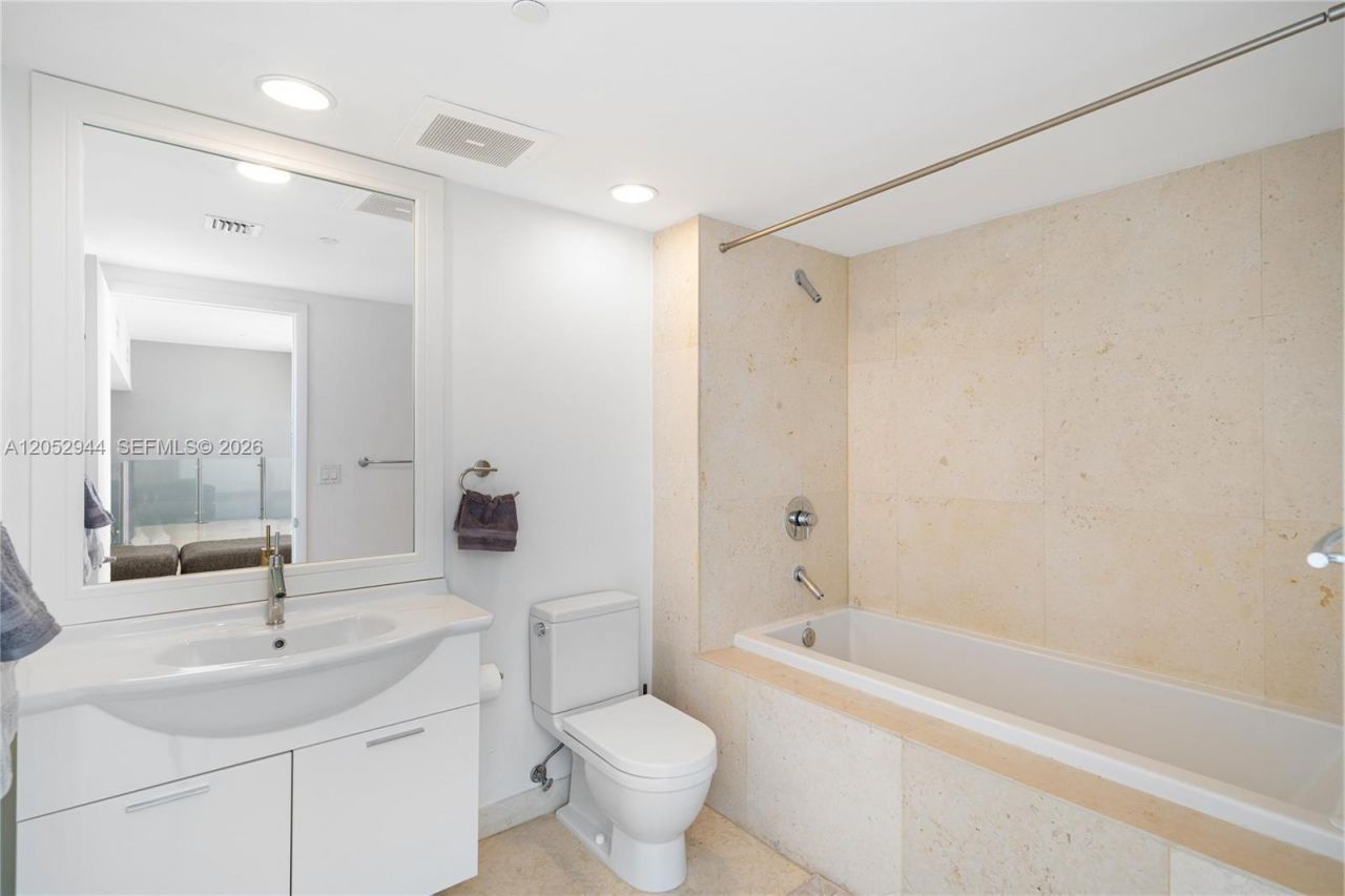 495 Brickell , Unit 5705, Miami, FL 33131 Photo