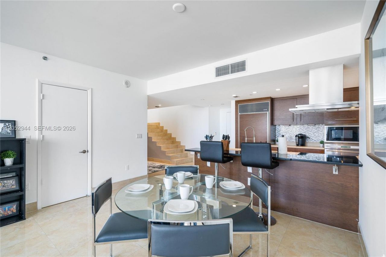 495 Brickell , Unit 5705, Miami, FL 33131 Photo