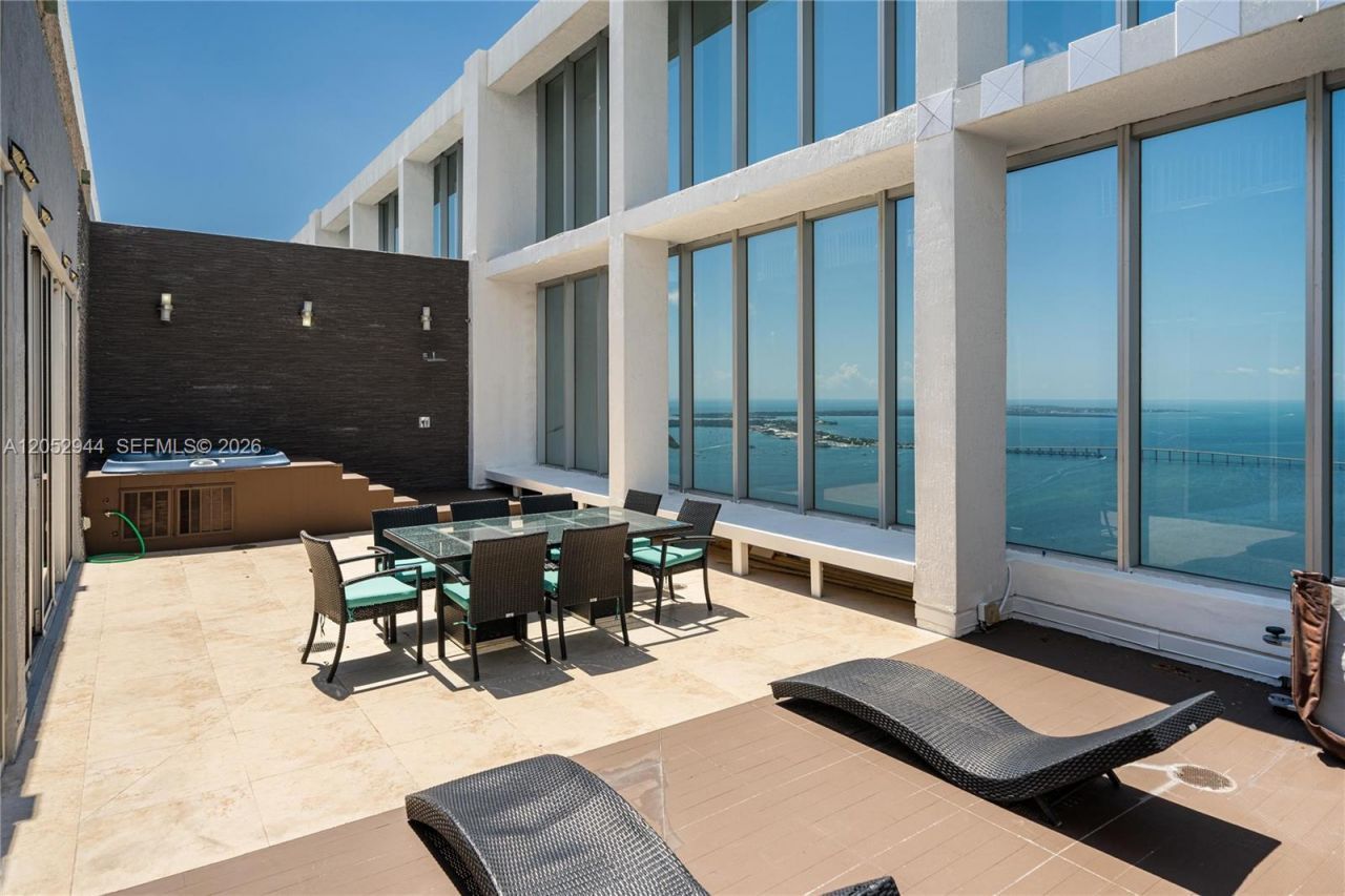 495 Brickell , Unit 5705, Miami, FL 33131 Photo