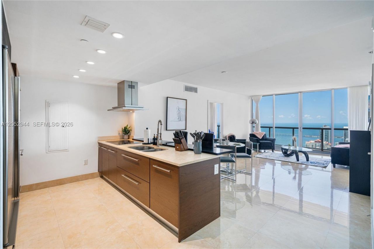 495 Brickell , Unit 5705, Miami, FL 33131 Photo