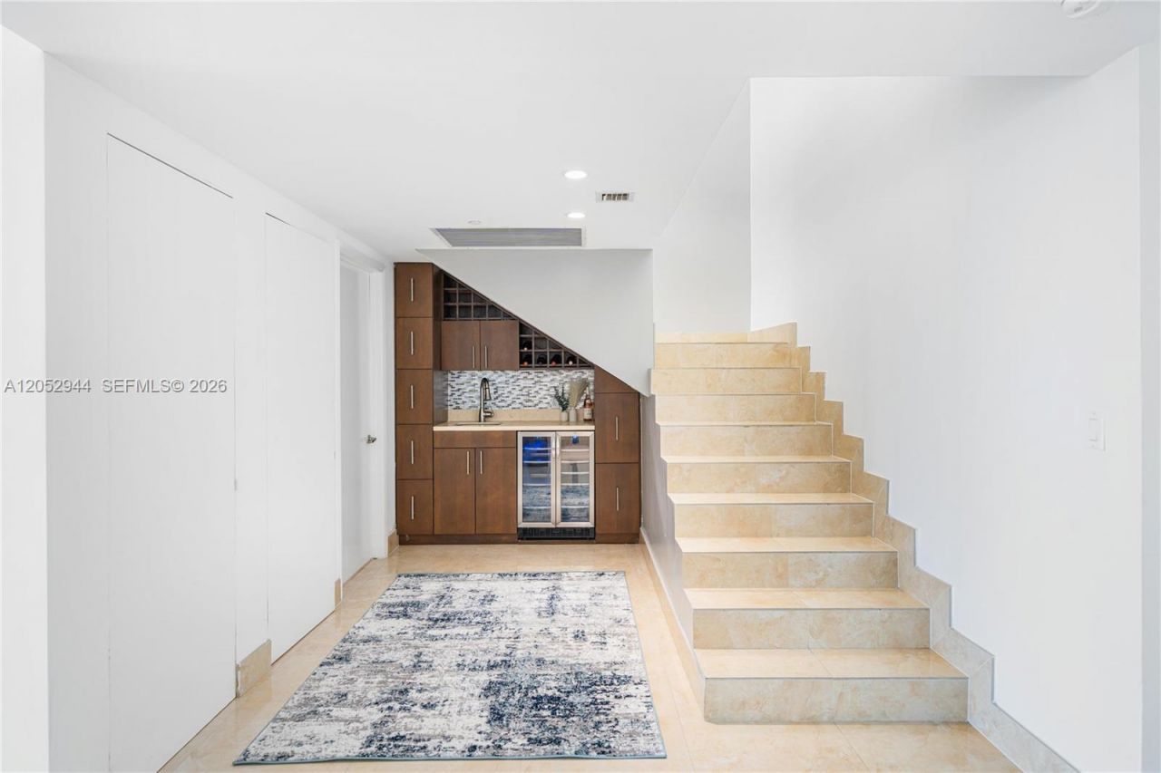 495 Brickell , Unit 5705, Miami, FL 33131 Photo
