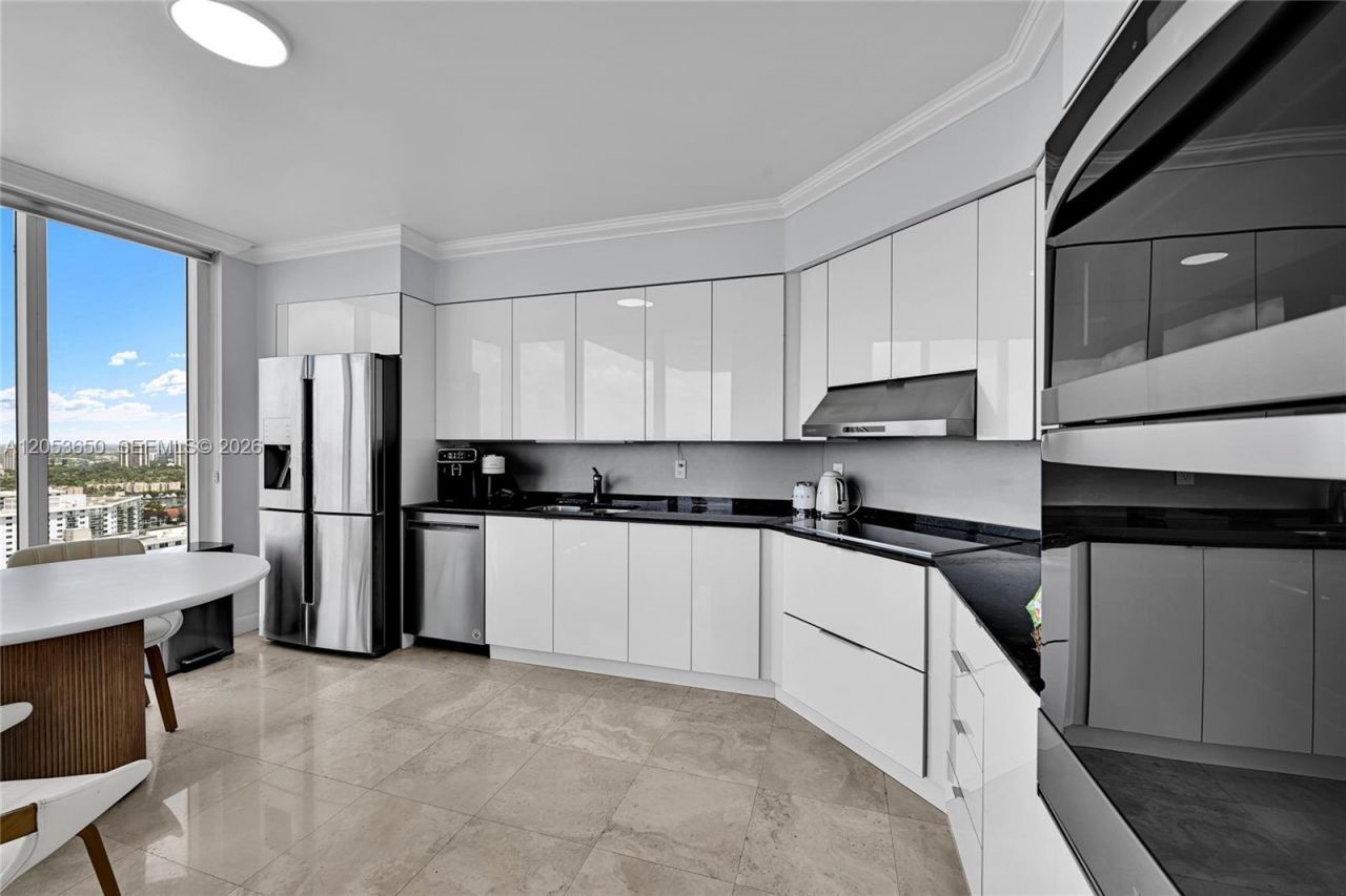 19111 Collins Ave , Unit 2704, Sunny Isles Beach, FL 33160 Photo